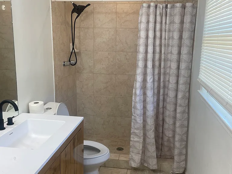 4678 Tara Woods Dr — Photo 9