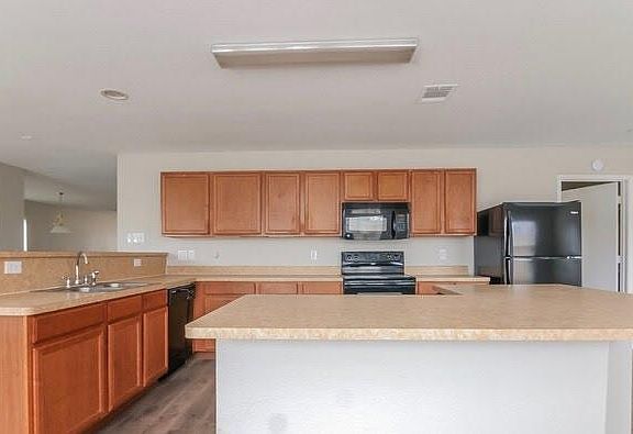 4th image of 6412 Paradise Valley Ave