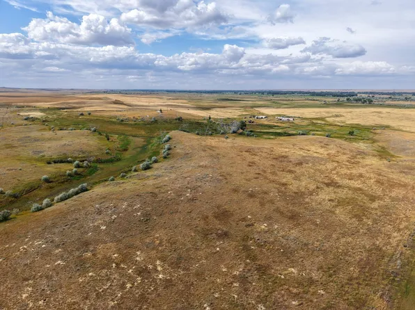 3250 Zurich Rd, Chinook, MT 59523