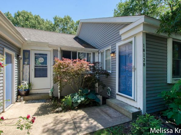 18126-28 Mohawk Dr, Spring Lake, MI 49456