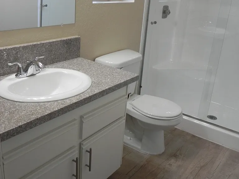 Chapman Villas Apartments — Photo 11