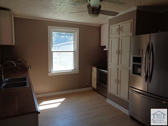 5th image of 786 Hidden Valley Dr
