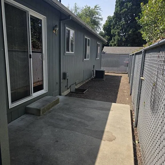 810 SW Oak St — Photo 12