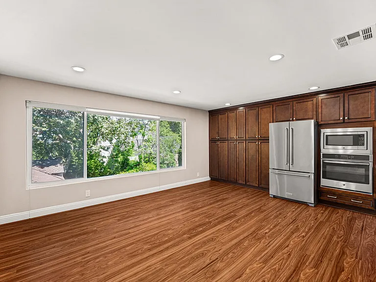 3751 Prestwick Dr — Photo 19