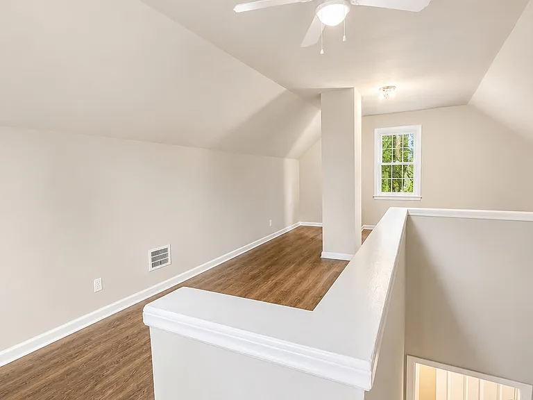 7330 Grandmont Ave — Photo 6