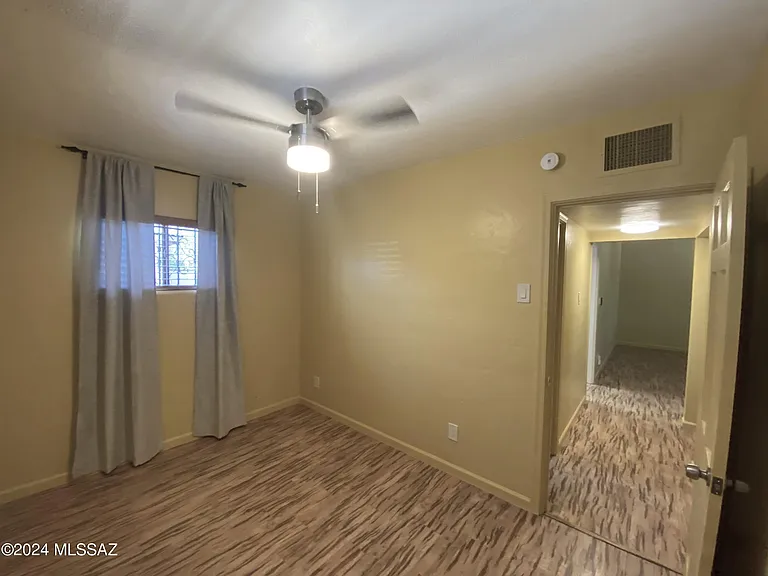 1529 N Dodge Blvd — Photo 18