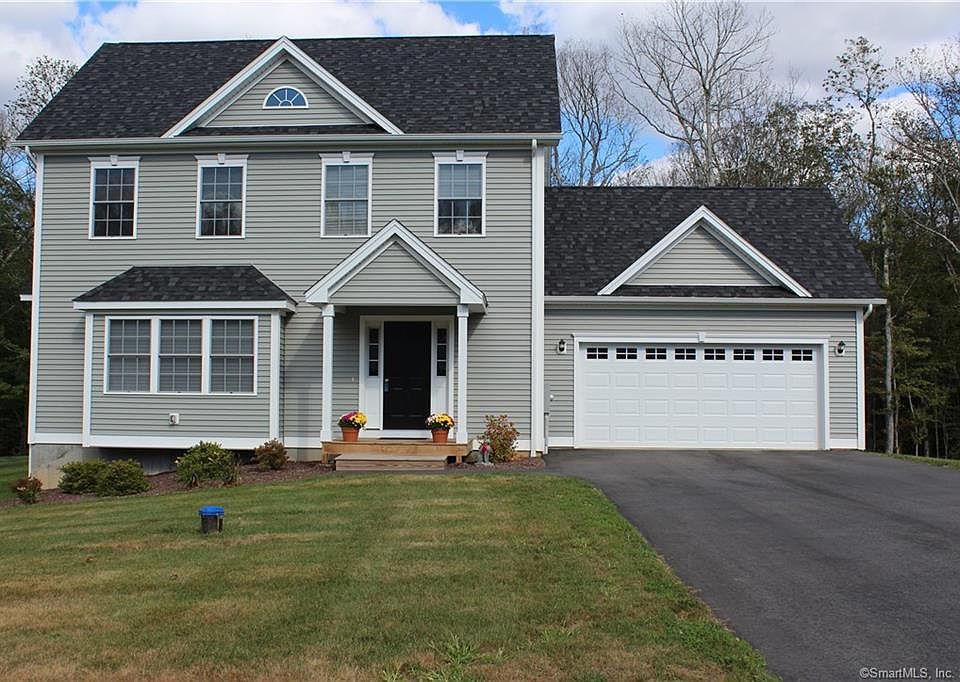 1st image of 11 Tall Wood Dr
