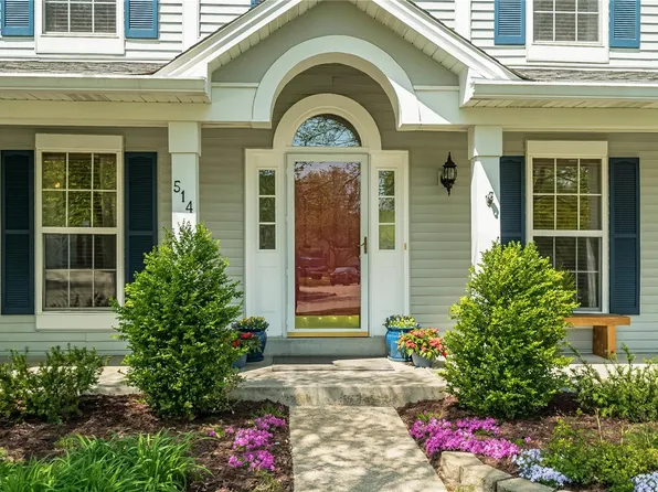 514 Mission Bay Dr, Grover, MO 63040