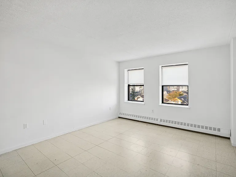 146 Beach 24 St #402 — Photo 3