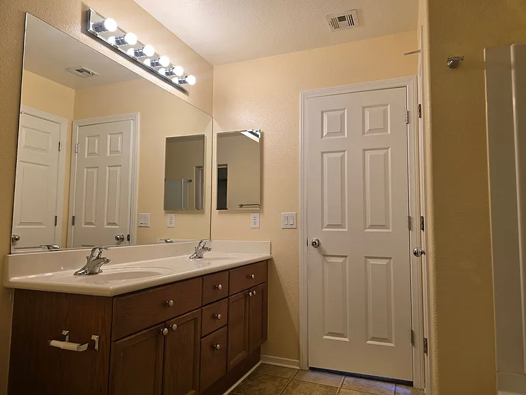 9160 Column Ct — Photo 27