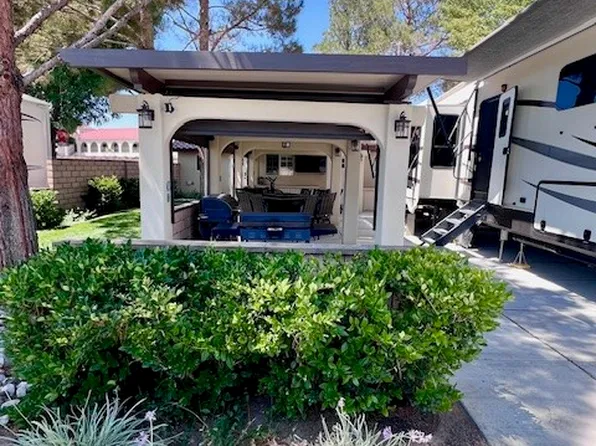 11594 Wedgewood Dr, Apple Valley, CA 92308