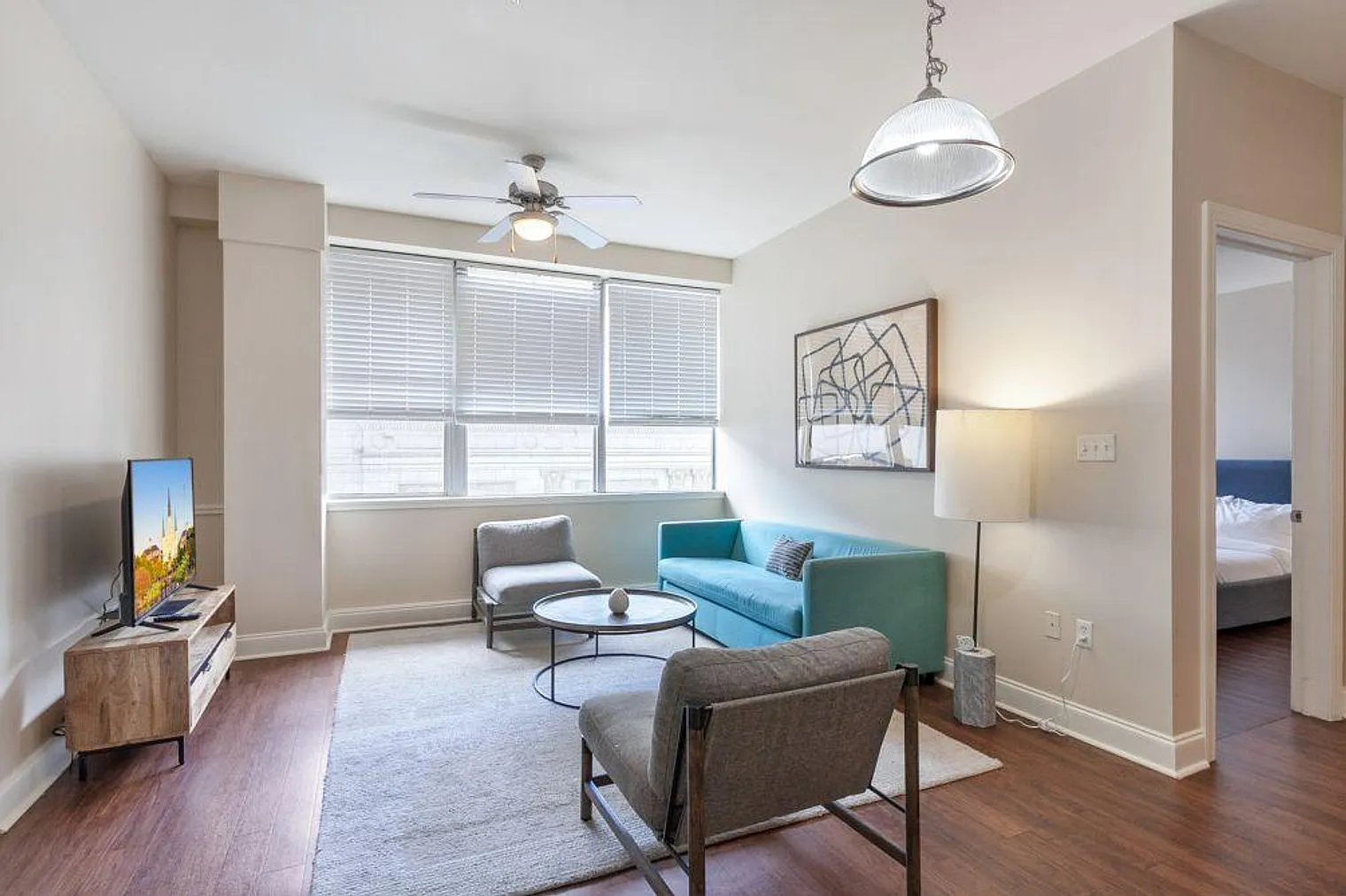 2 bed, 3.0 bath, 1033 sqft, $5,358 — Photo 4