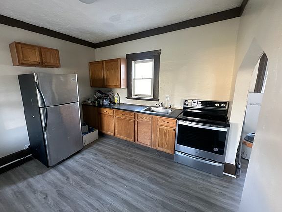 4th image of 451 McPherson St