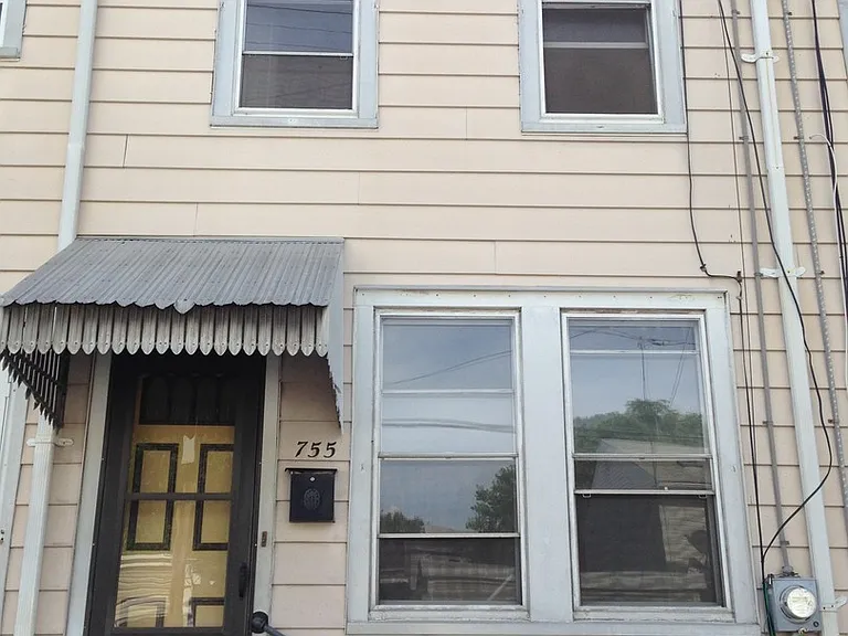 755 Beatty St — Photo 1