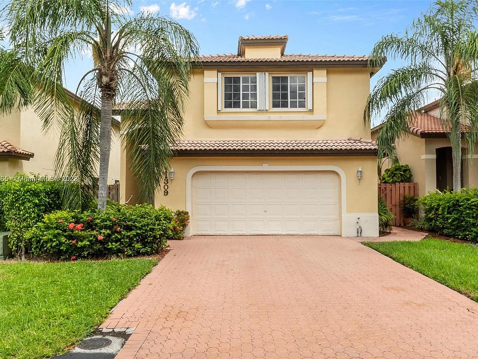 1st image of 11309 NW 52nd Ln