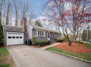 4 Chestnut Hill Rd, Holden, MA 01520