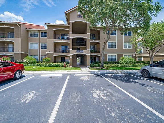 3rd image of 140 SW 117th Ave APT 201