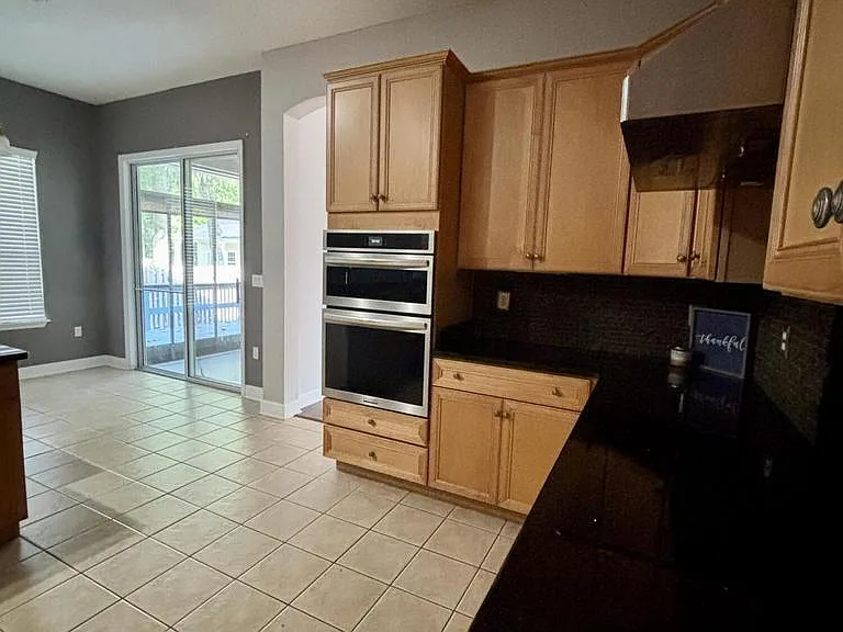 11827 Crusselle Dr — Photo 9