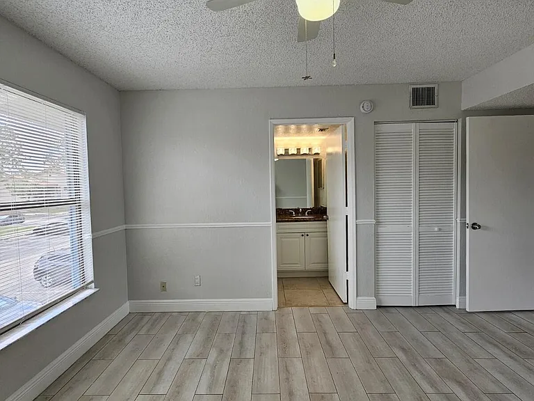 1660 Windorah Way #H — Photo 18