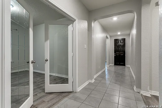 3 bed, 2.0 bath, 2444 sqft, $2,400 — Photo 4