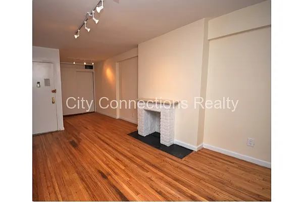 Rented by City Connections Realty | media 12