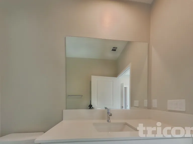 611 W Citron St #2 — Photo 8