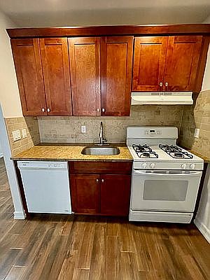 4th image of 30-66 32nd St #2B