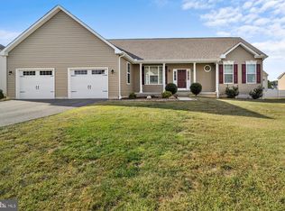 37 Mischief Ln, Smyrna, DE 19977