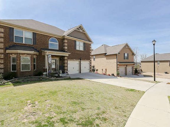 2nd image of 4008 Lakewood Dr