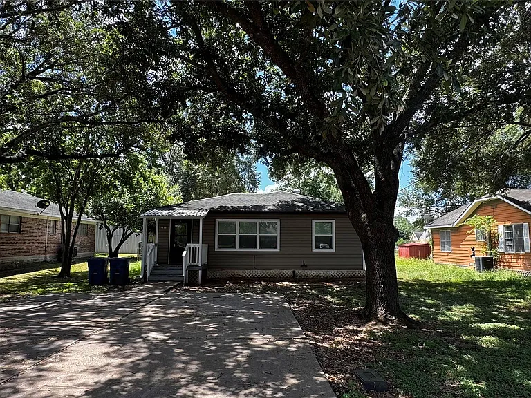2311 Brazeal St — Photo 17