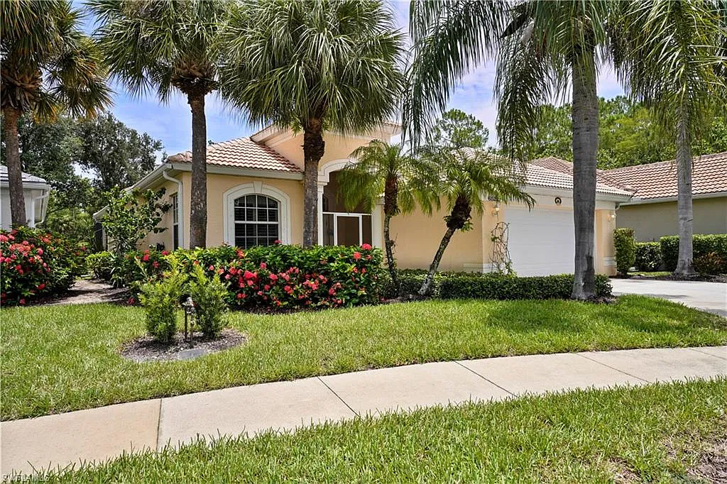3 bed, 2.0 bath, 2039 sqft, $3,900 — Photo 1