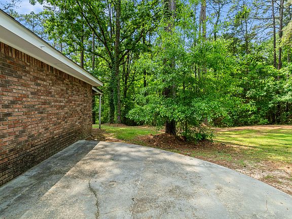 3rd image of 100 Baywood Dr