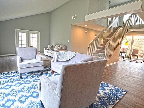 5th image of 16611 Hollins Way