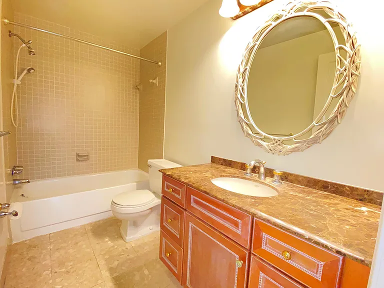 1435 Swann St NW — Photo 14