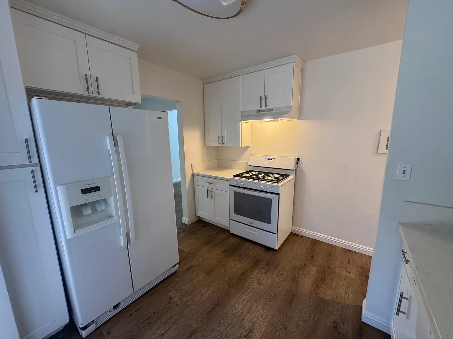 3 bed, 1.5 bath, 1100 sqft, $3,195 — Photo 3