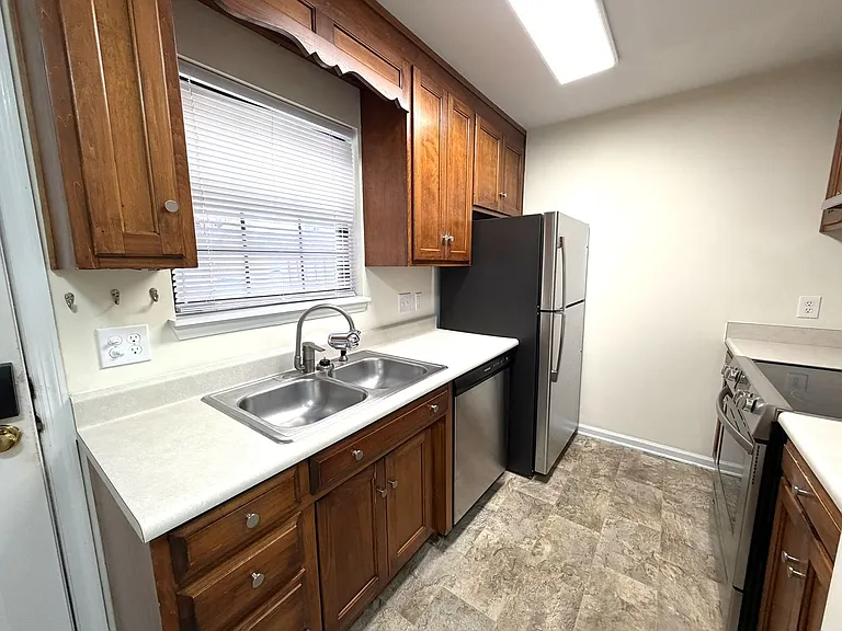 136 Belmont Rd — Photo 15