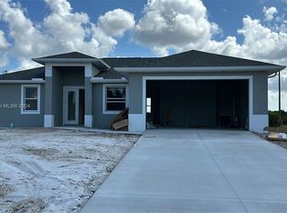 1208 Saturn Other City In The State, Labelle, FL 33935