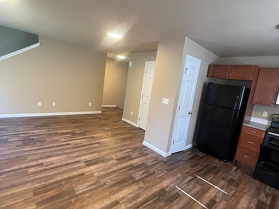 4th image of 672 Hansen St SE #A