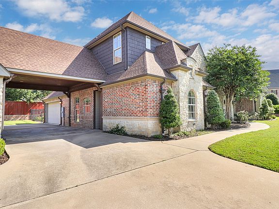 3rd image of 6805 Castle Pines Ct