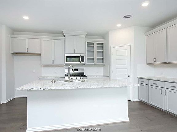 5th image of 1266 Gainesville Dr