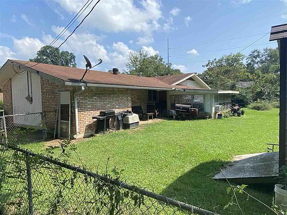 3rd image of 5 N Pineview Dr