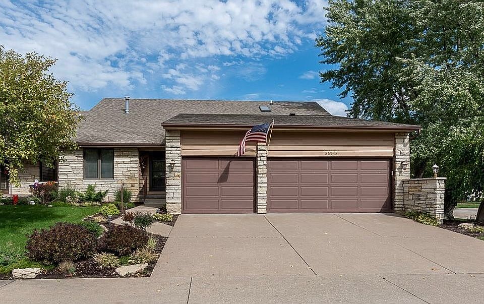 Front - 3 car garage