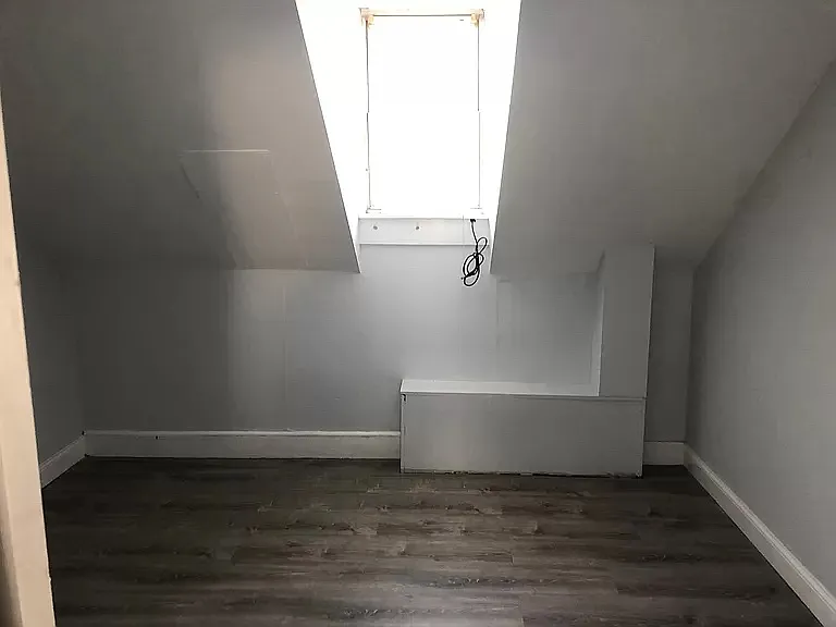635 Fall River Ave #2C — Photo 8