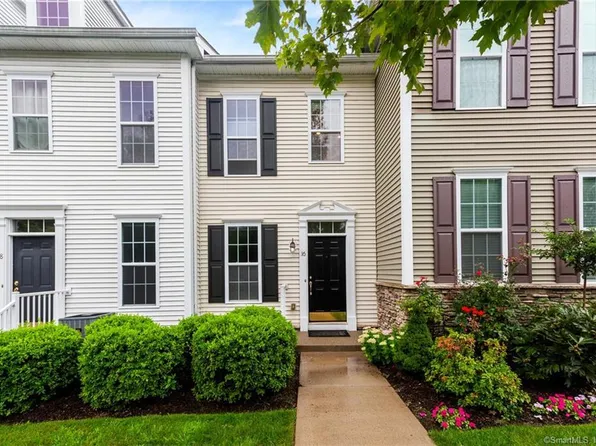 16 Brinscall Court #16, Danbury, CT 06810