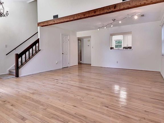 5th image of 104 Nottingham Trl