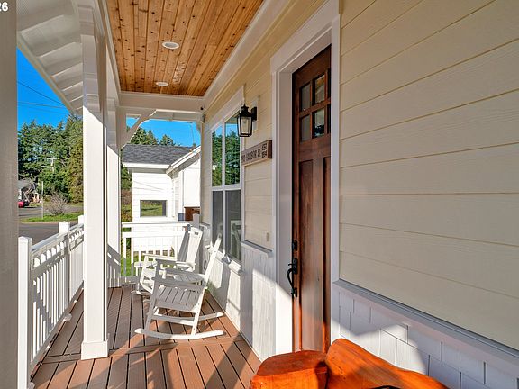 4th image of 290 Harbor St