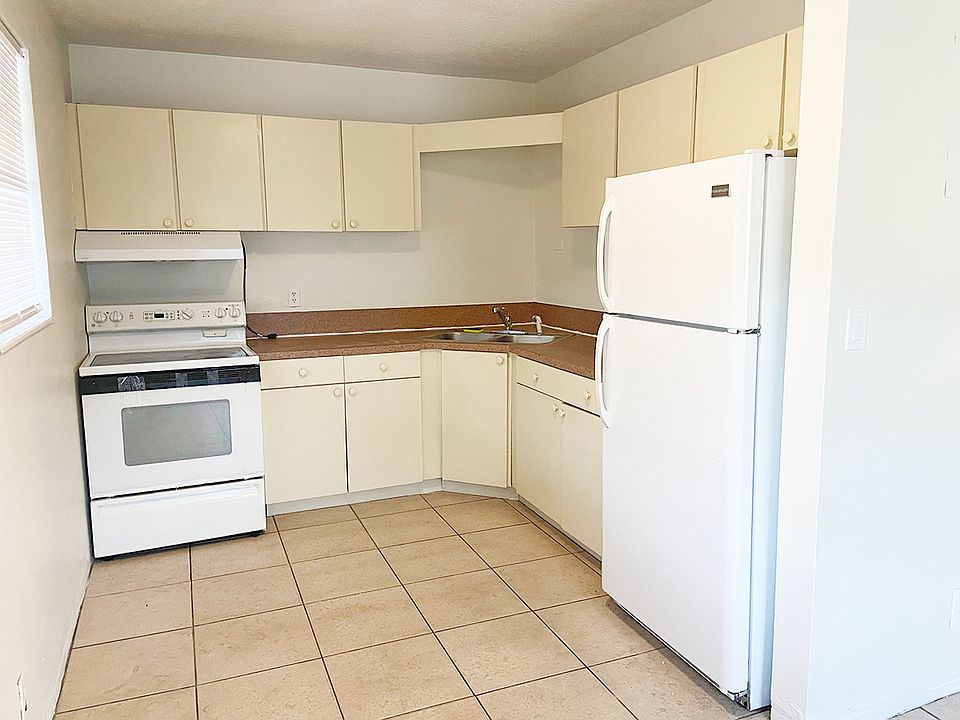 1st image of 440 NW 40th Ct APT 1