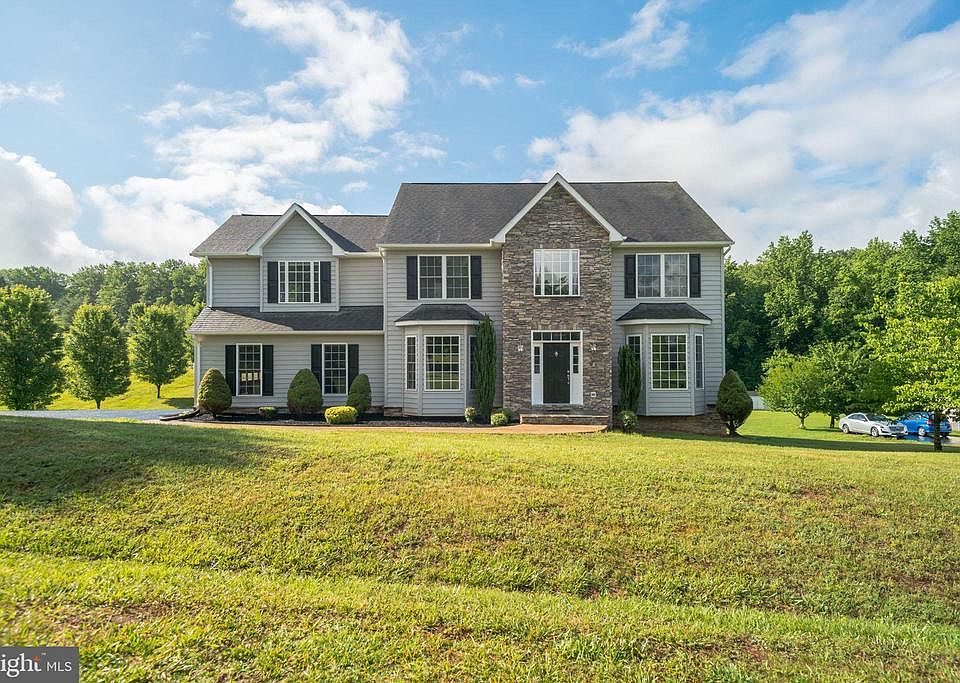 1st image of 13315 Fox Chase Ln