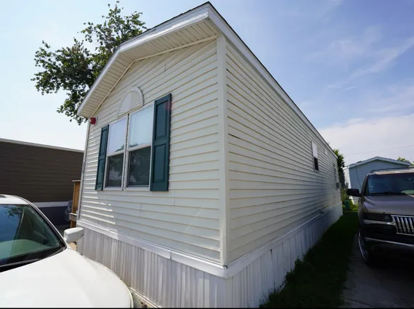 8800 S Harlem Ave Trailer 216, Bridgeview, IL 60455