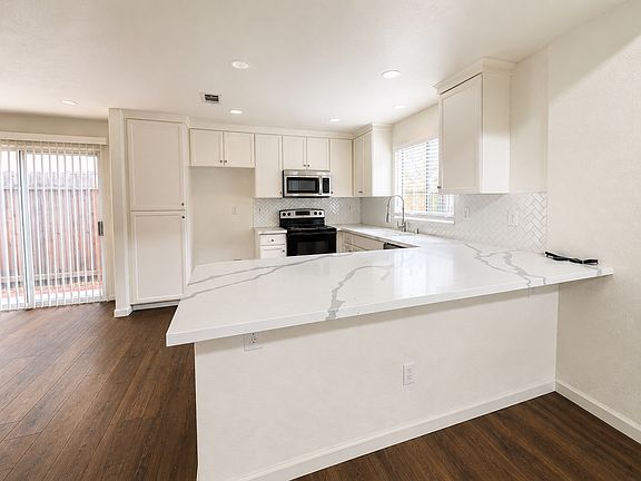 5th image of 2434 Inglewood Dr